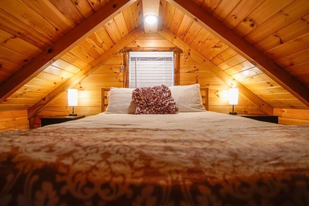 Charming Lakeview Cabin Near Geneva-On-The-Lake! Ashtabula Buitenkant foto