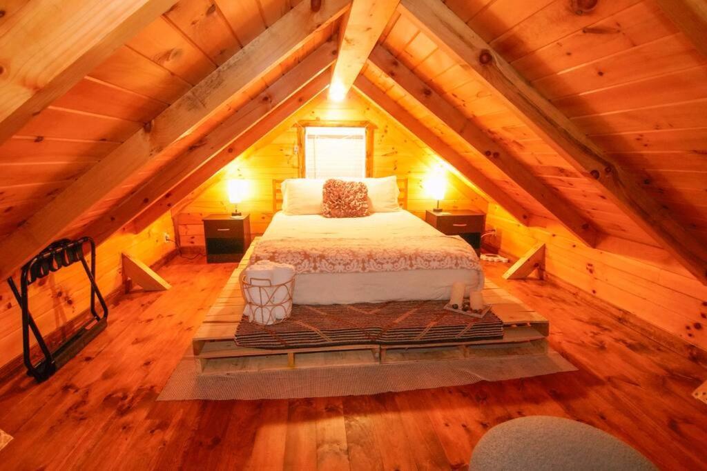 Charming Lakeview Cabin Near Geneva-On-The-Lake! Ashtabula Buitenkant foto