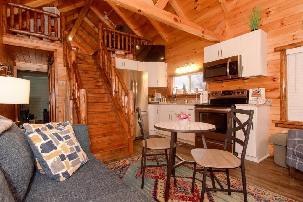 Charming Lakeview Cabin Near Geneva-On-The-Lake! Ashtabula Buitenkant foto