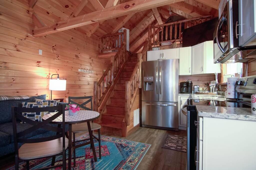Charming Lakeview Cabin Near Geneva-On-The-Lake! Ashtabula Buitenkant foto